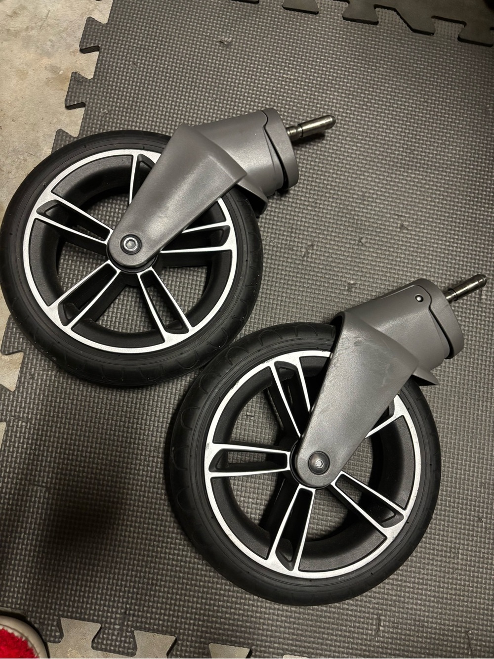 Nuna Demi Next front wheels